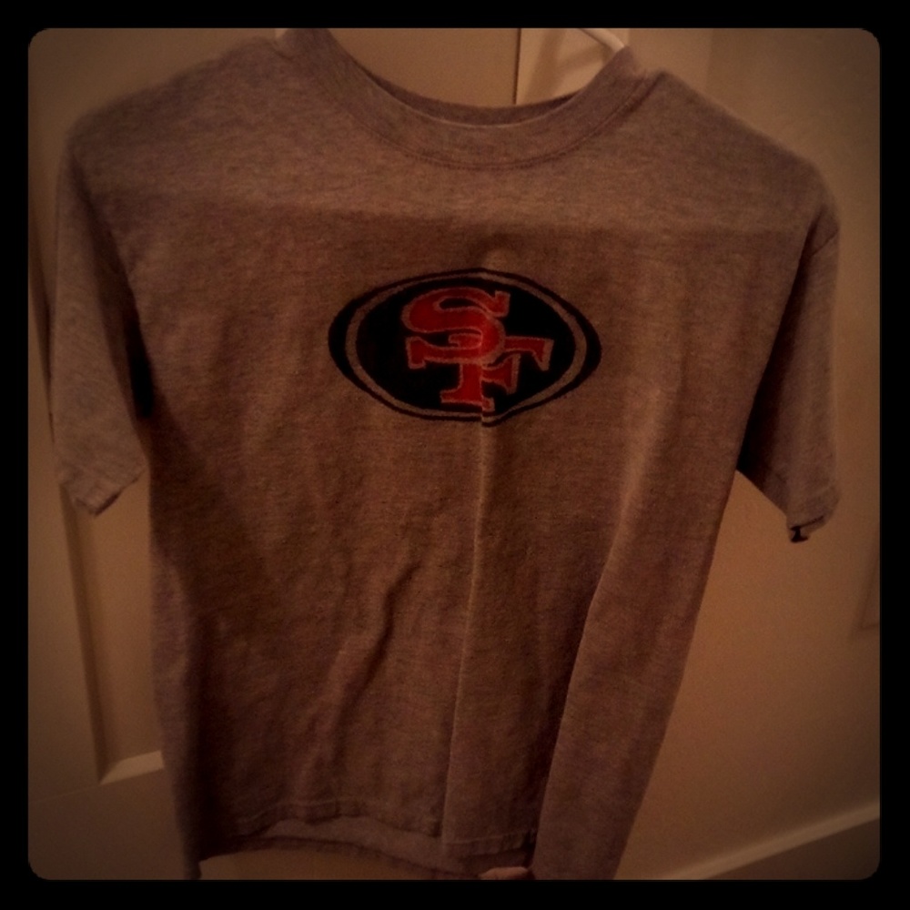 49ers grey T-shirt